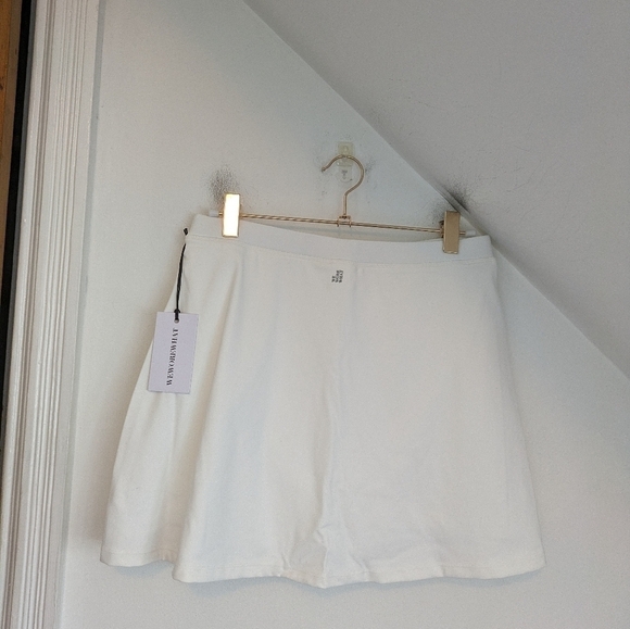 WEWOREWHAT Optic White Pull-on Built-Shorts Active Tennis Skort NEW Size M - Picture 9 of 9